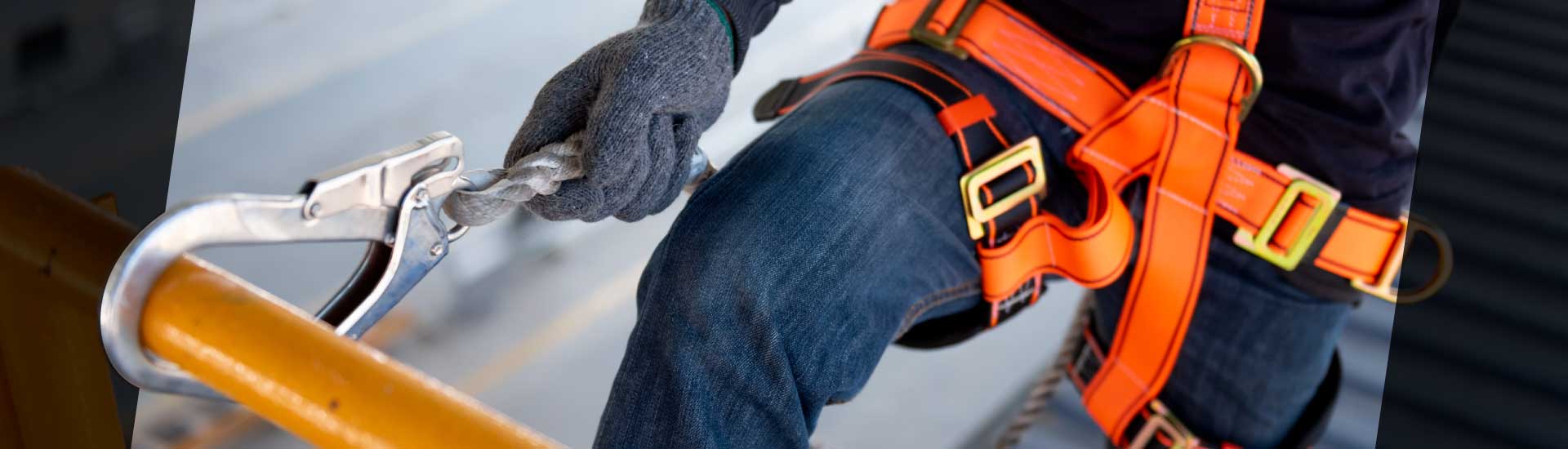 paint tall building abseiling cleaning